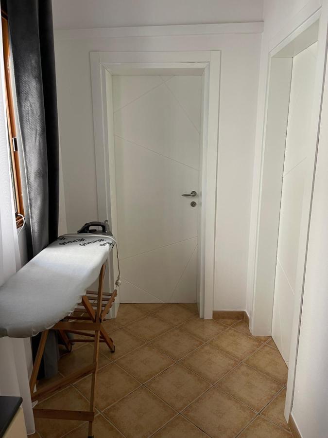 Studio Vlora Luaran gambar